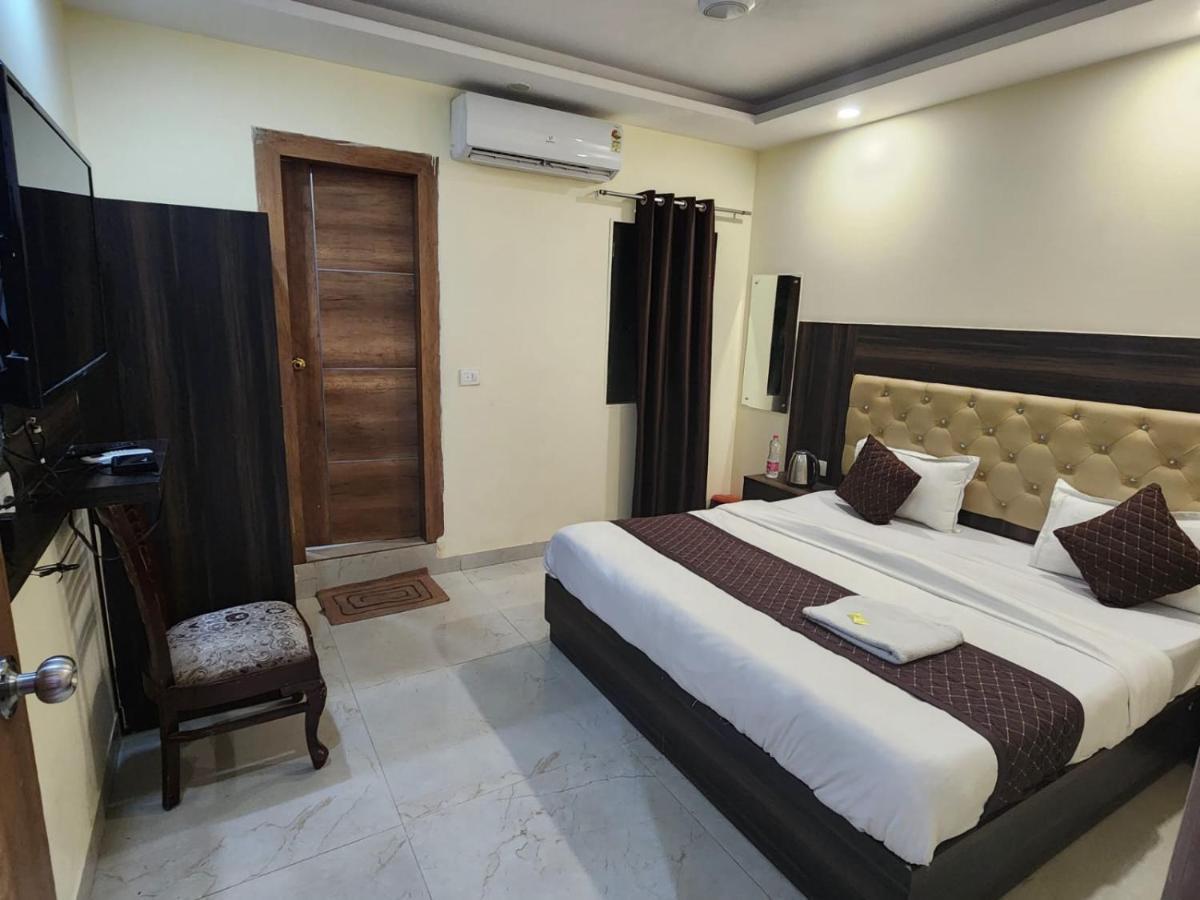 Hotel Ambe Inn By Ambience Delhi Igi Airport Ню Делхи Екстериор снимка