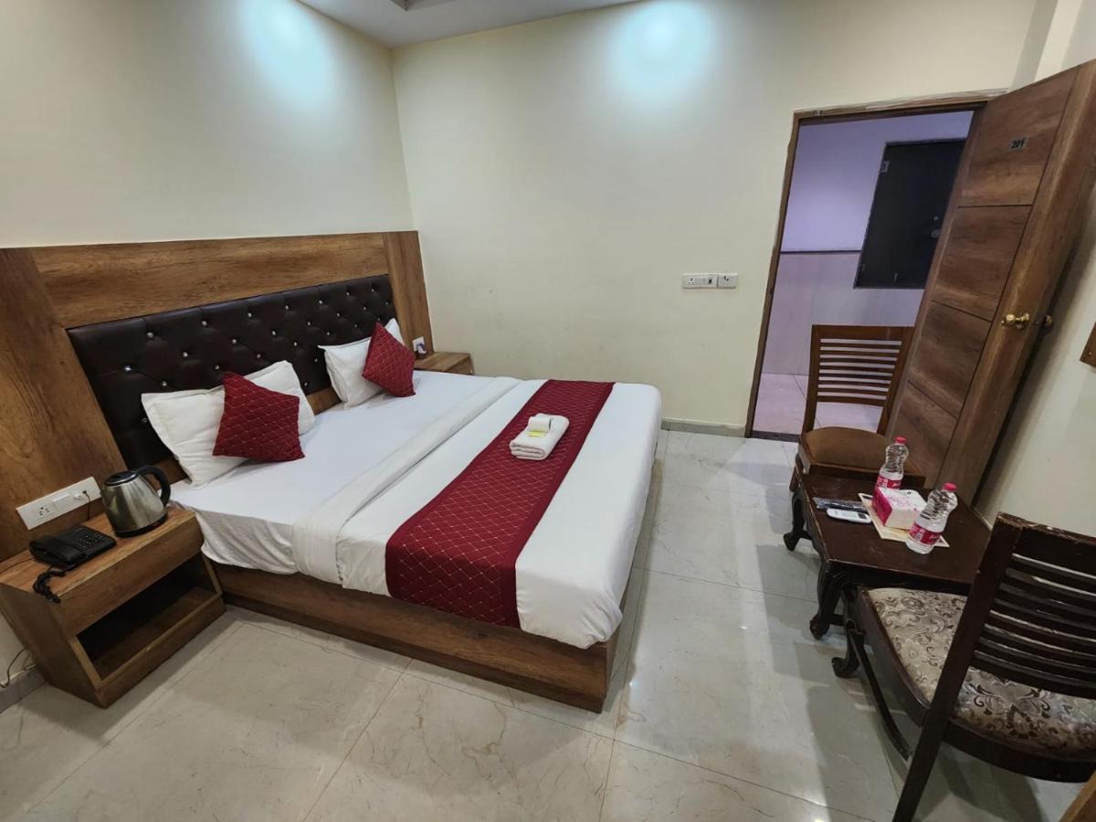 Hotel Ambe Inn By Ambience Delhi Igi Airport Ню Делхи Екстериор снимка