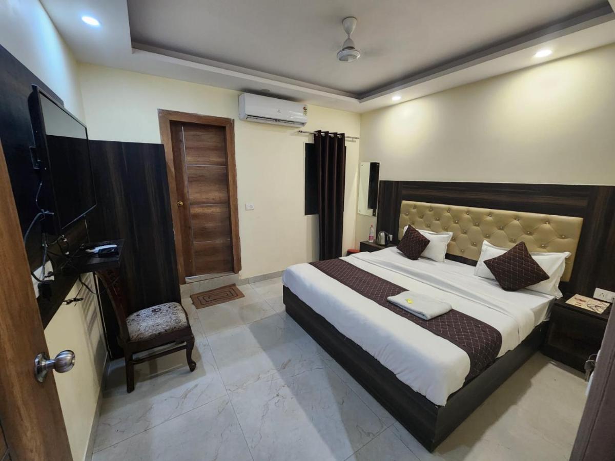 Hotel Ambe Inn By Ambience Delhi Igi Airport Ню Делхи Екстериор снимка