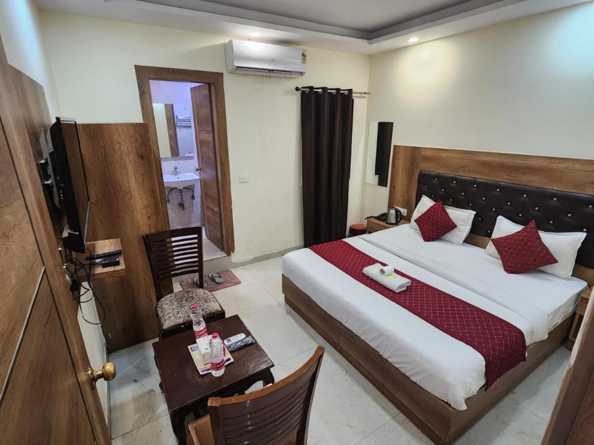 Hotel Ambe Inn By Ambience Delhi Igi Airport Ню Делхи Екстериор снимка