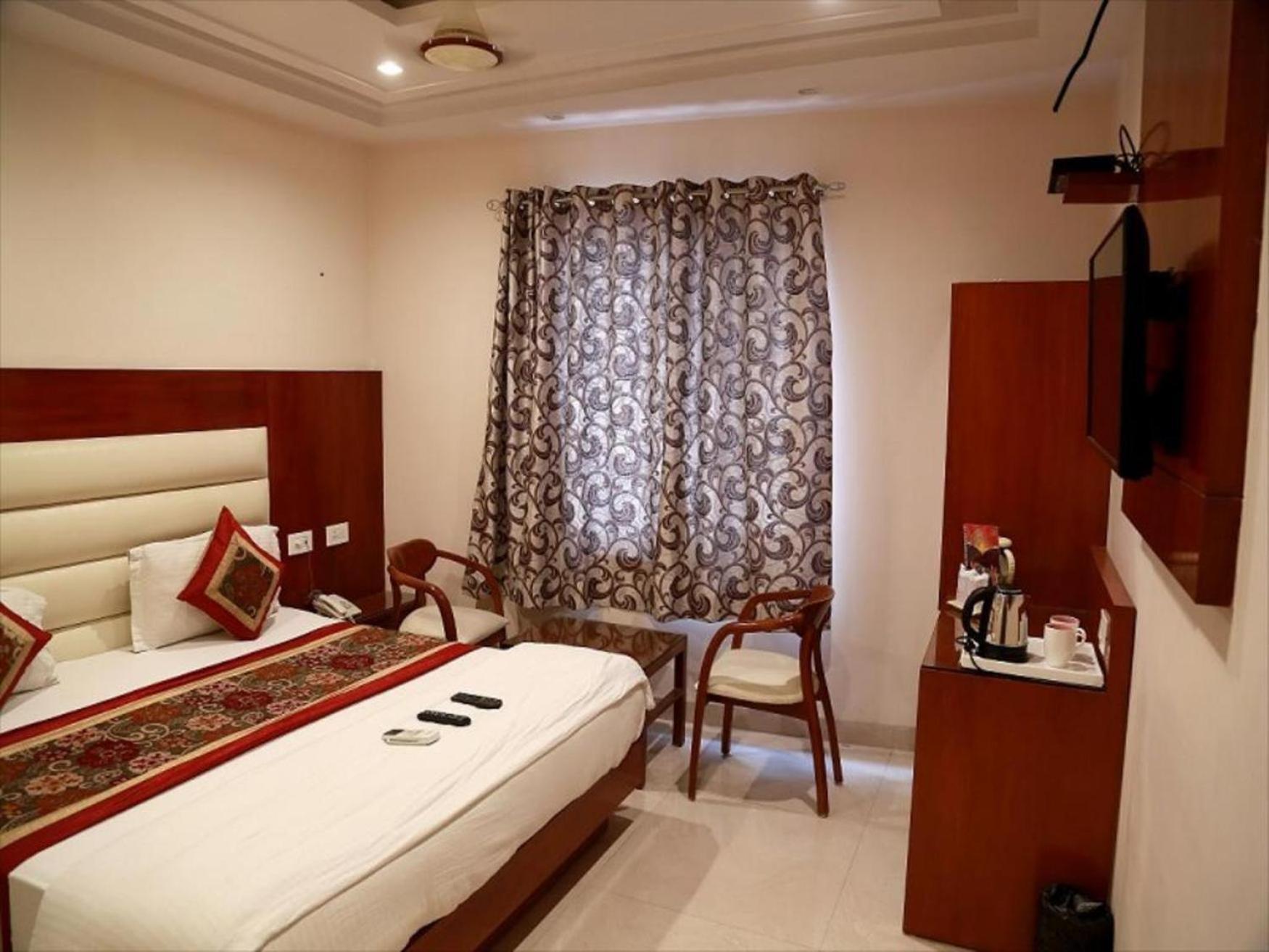 Hotel Ambe Inn By Ambience Delhi Igi Airport Ню Делхи Екстериор снимка